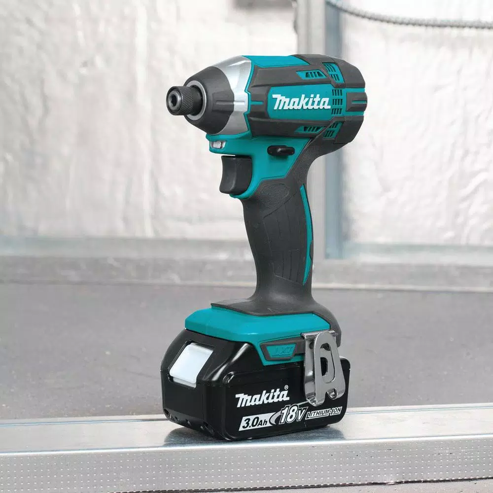 Makita 18V LXT Lithium-Ion Cordless 7-Piece Combo Kit (3.0Ah)