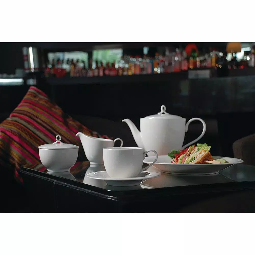 Oneida Sant' Andrea Tenor 5 oz. White Porcelain High Alumina Creamers, Set of 36