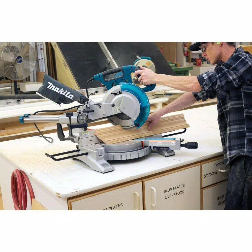 Makita 10 in. 13 Amp Sliding Compound Miter Saw