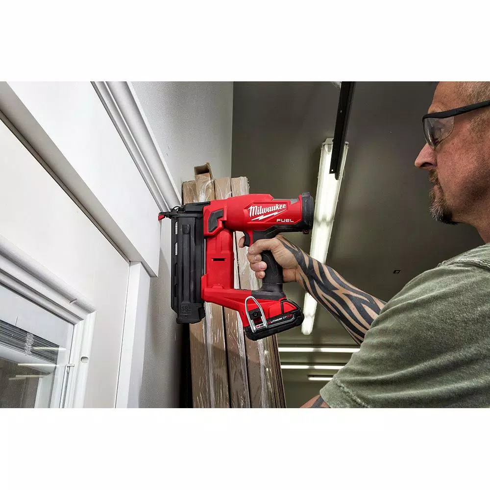 Milwaukee M18 FUEL 18-Gauge Brushless Gen II Cordless Brad Nailer (2-Tool Kit)