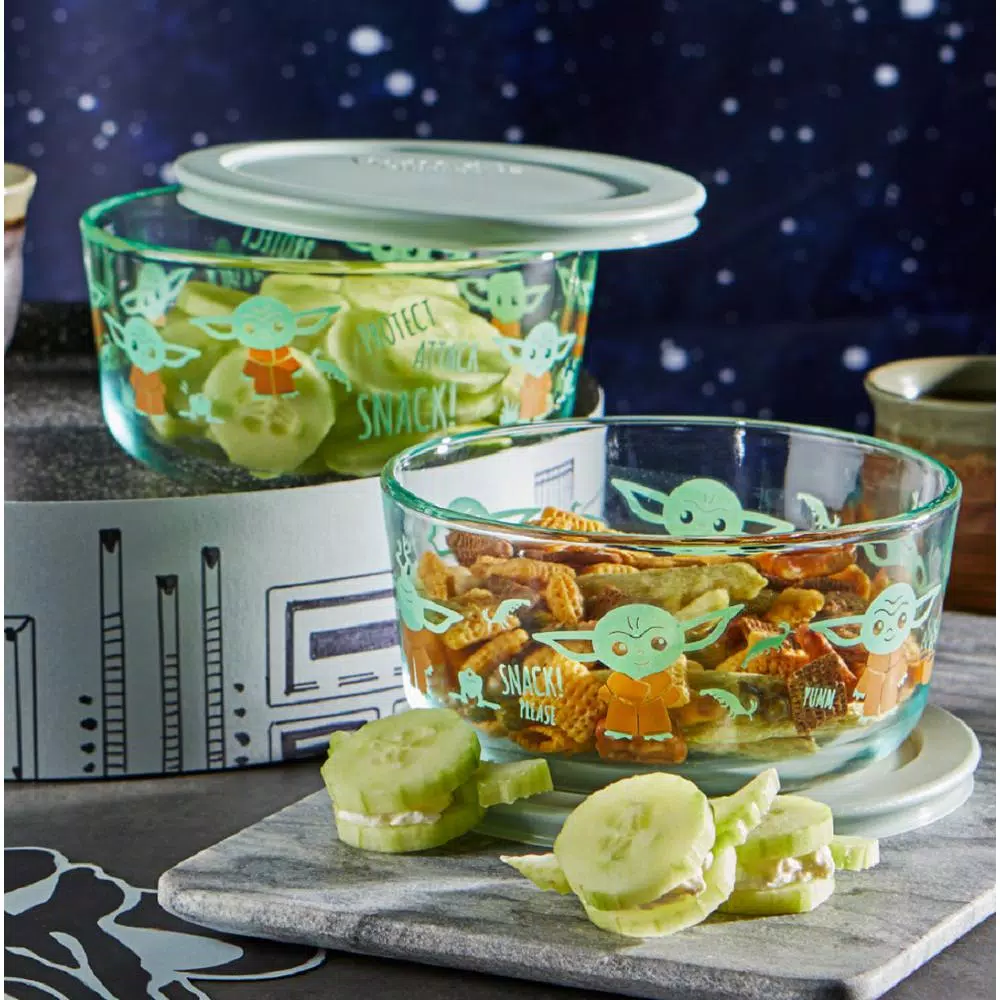 Pyrex Star Wars The Child 4-Piece Decorated Glass Food Storage Container Set with Lids