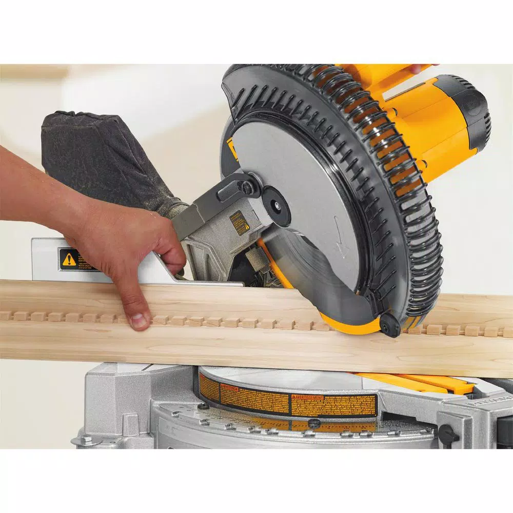 DEWALT 10 in. Corded Compound Miter Saw, 15 Amp