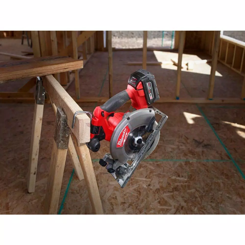 Milwaukee M18 FUEL 6-1/2 in. Brushless Cordless Circular Saw Kit with (2) 5.0 Ah Batteries & Charger