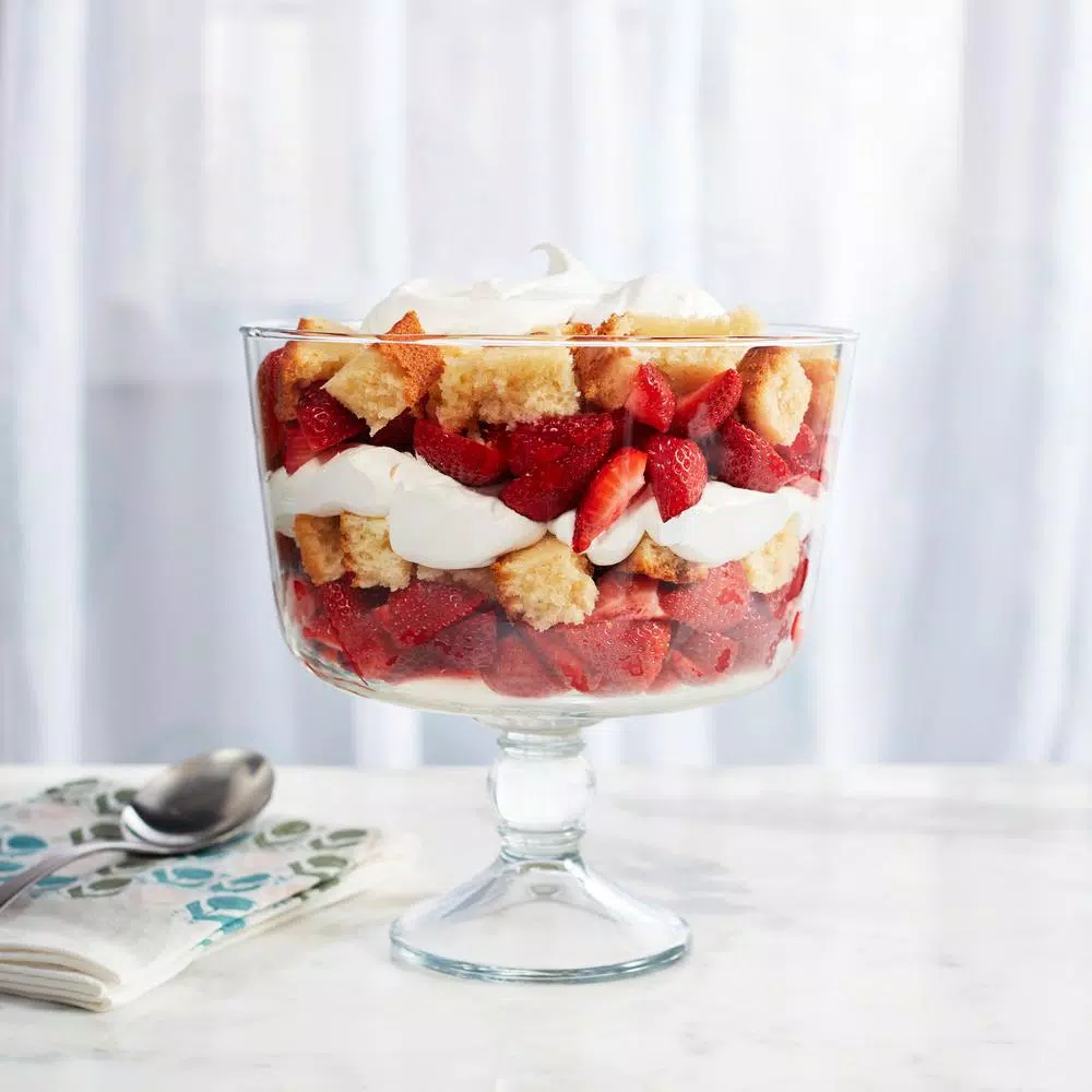 Libbey Selene 9 in. Glass Trifle Bowl, 96 oz Footed Pedestal Serving Bowl, Clear