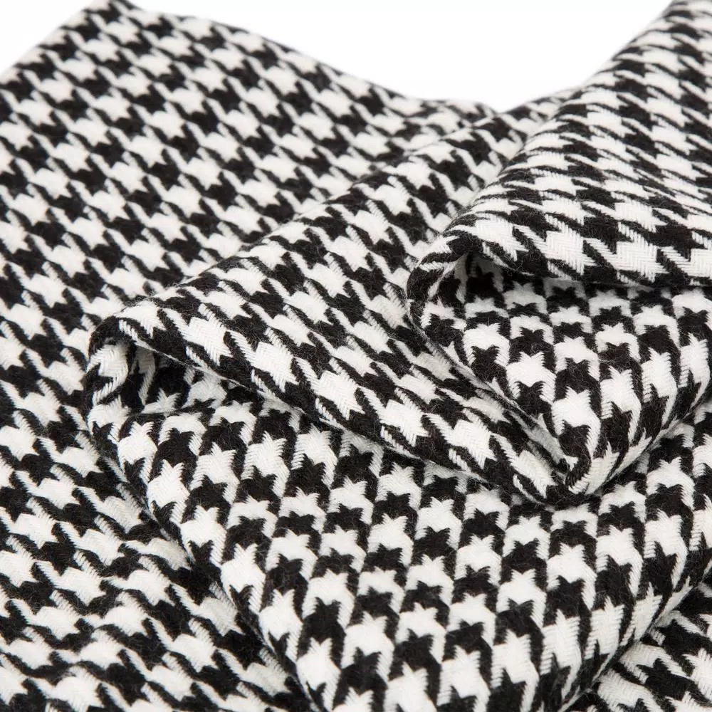 Glitzhome 60 in. Black and White Houndstooth Woven Acrylic Throw Blanket