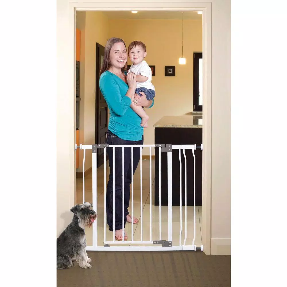 Dreambaby Liberty Auto-Close Security Gate with 3.5 in. Extension, 30 in. H, White