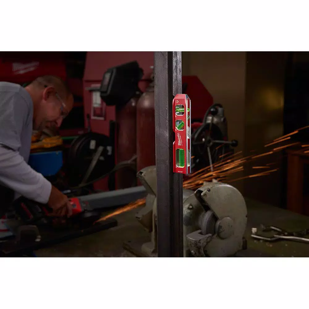 Milwaukee 7 in. Billet Torpedo Level and 25 ft. Compact Tape Measure Set