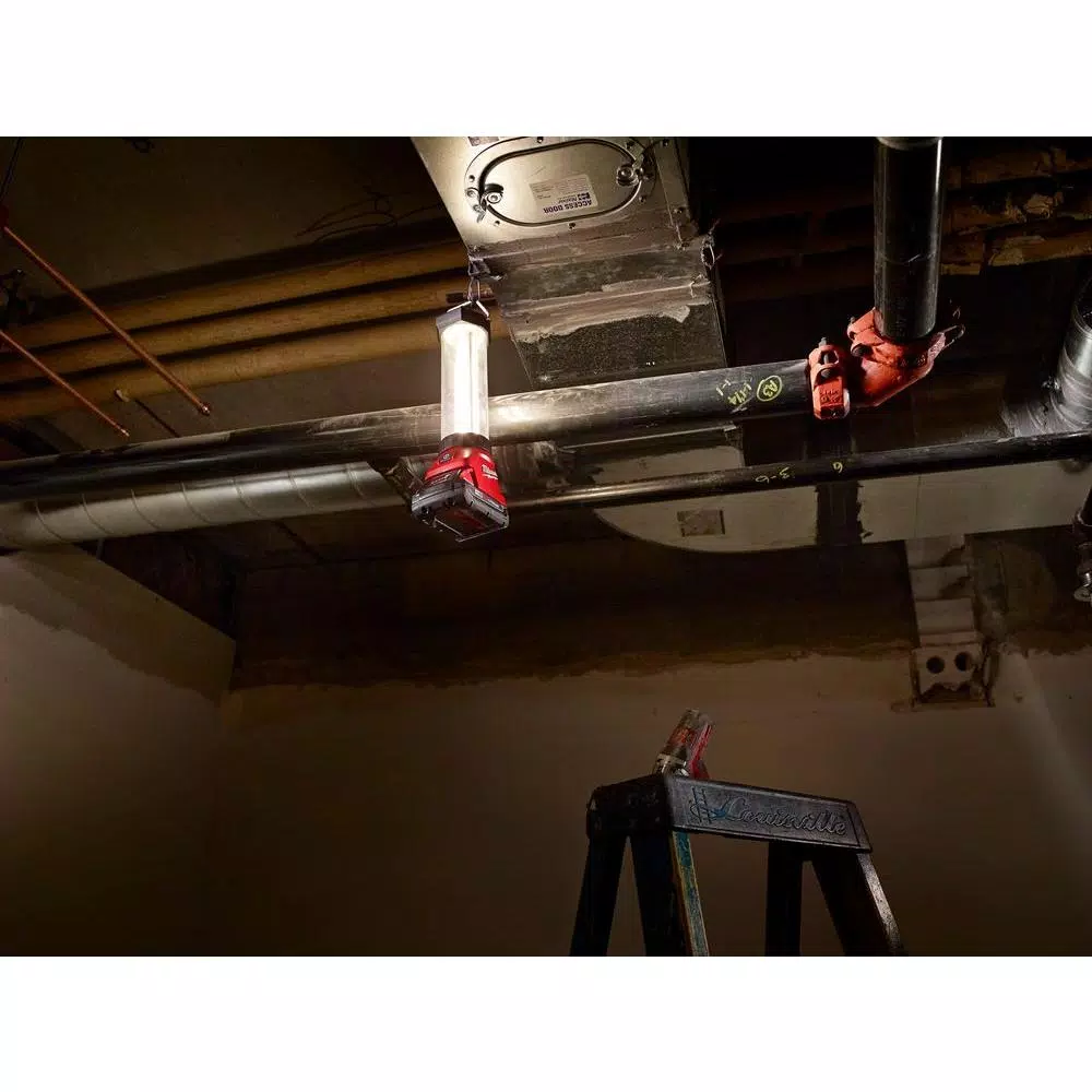 Milwaukee M18 18V Lithium-Ion 700-Lumen LED Lantern/Flood Light (Tool-Only)