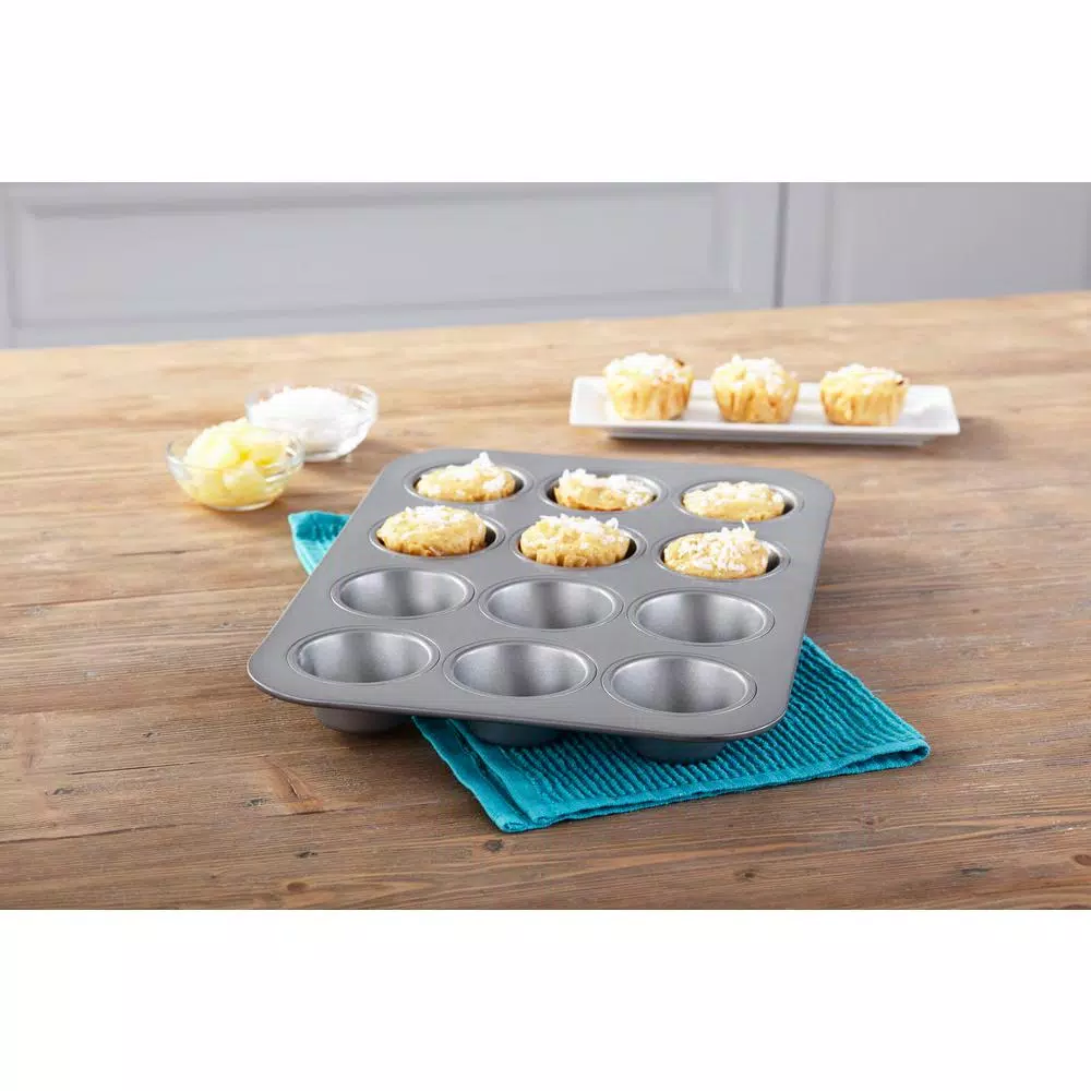 Chicago Metallic Commercial II 12-Cup Non-Stick Muffin Pan, Aluminized Steel