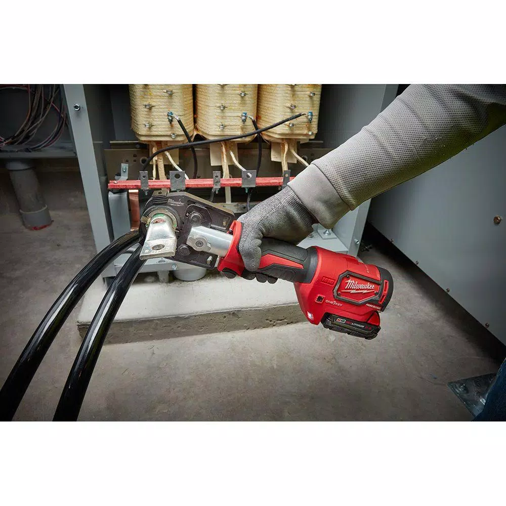 Milwaukee M18 Force Logic 600 MCM Cordless Crimper Kit with 600 MCM Copper U-Style Die Kit