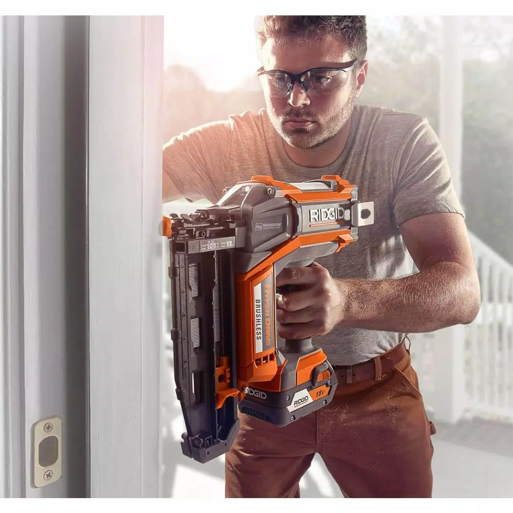 RIDGID 18V Cordless Brushless HYPERDRIVE 16-Gauge 2-1/2 in. Straight Finish Nailer Kit
