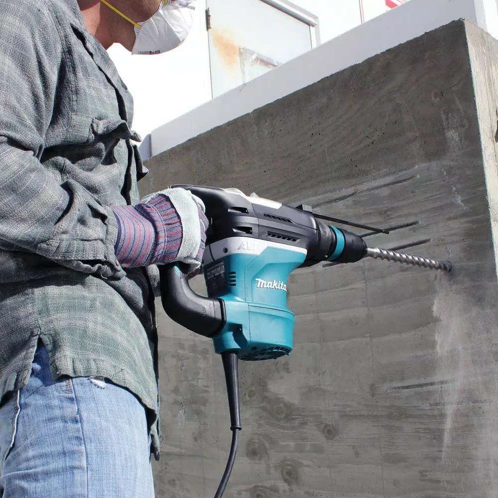 Makita HR4013C 11 Amp SDS-MAX Corded Rotary Hammer Drill with Dust Extraction Kit