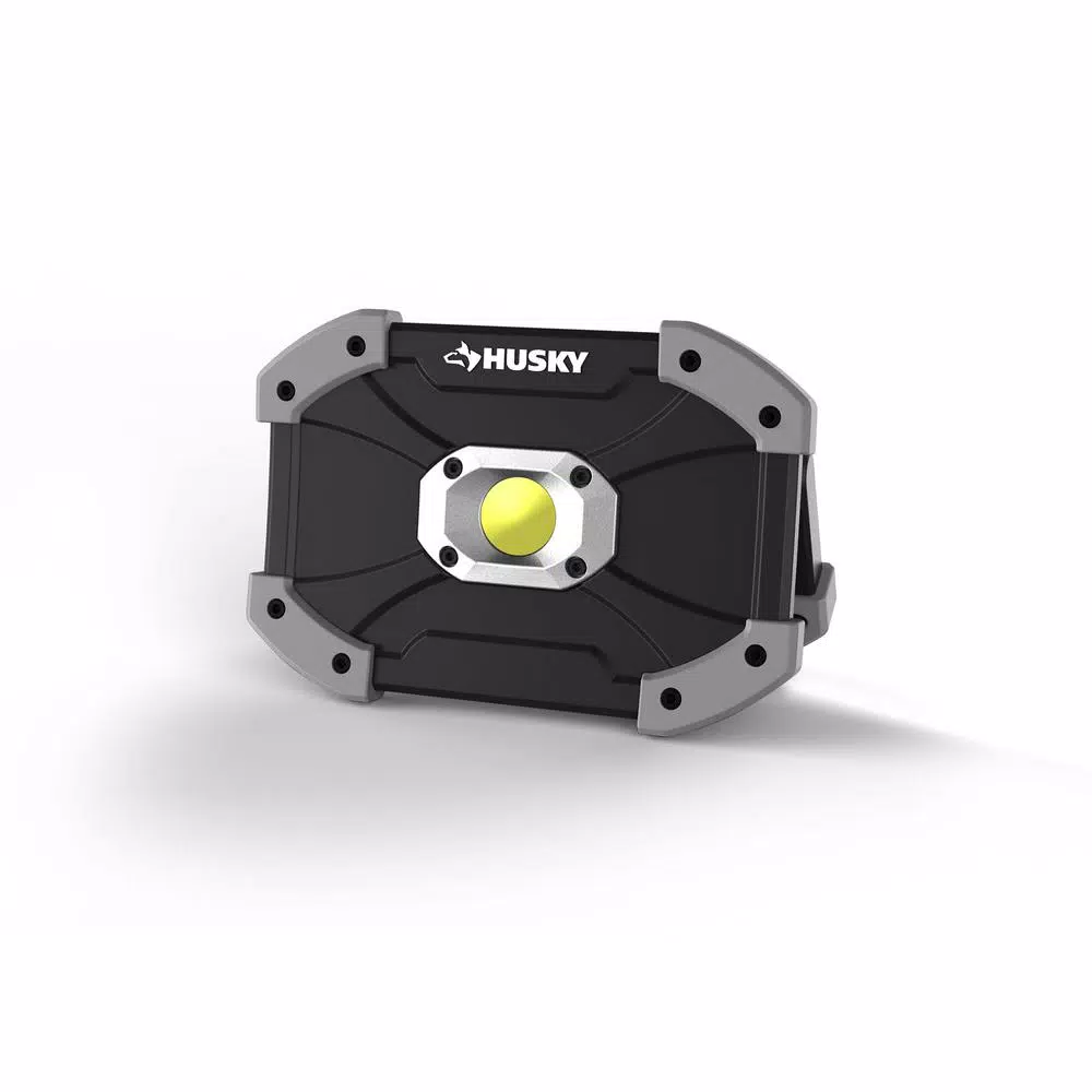 Husky 700 Lumens LED Utility Light with 180° Foldable Handle - Black
