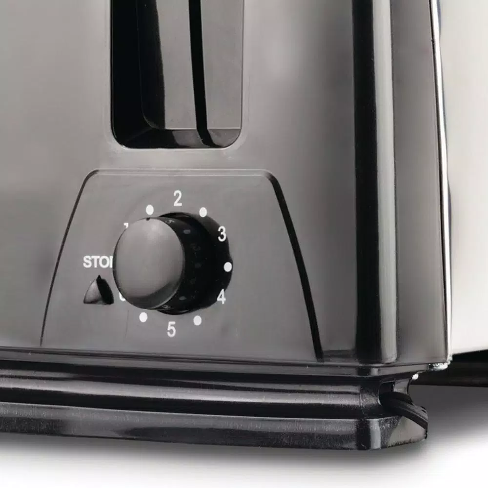 Brentwood 4-Slice Black Designer Toaster with 6 Browning Settings