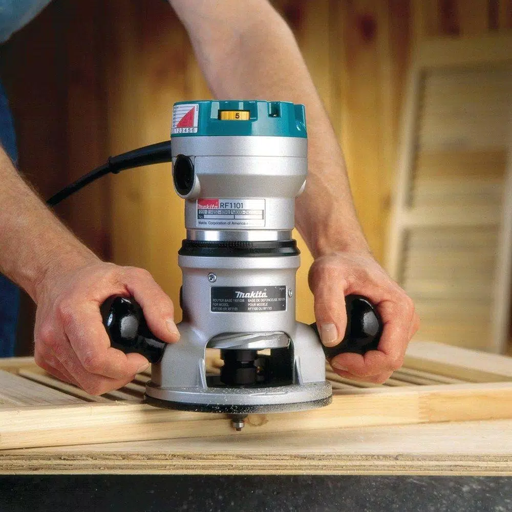 Makita RF1101 2-1/4 HP 11-Amp Variable Speed Router