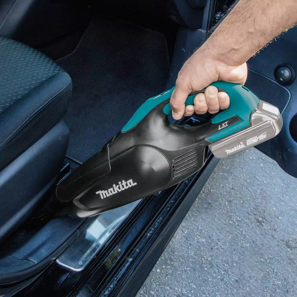Makita 18V LXT Lithium-Ion 4.0 Ah Battery and Rapid Optimum Charger Starter Pack with Bonus Handheld Vacuum