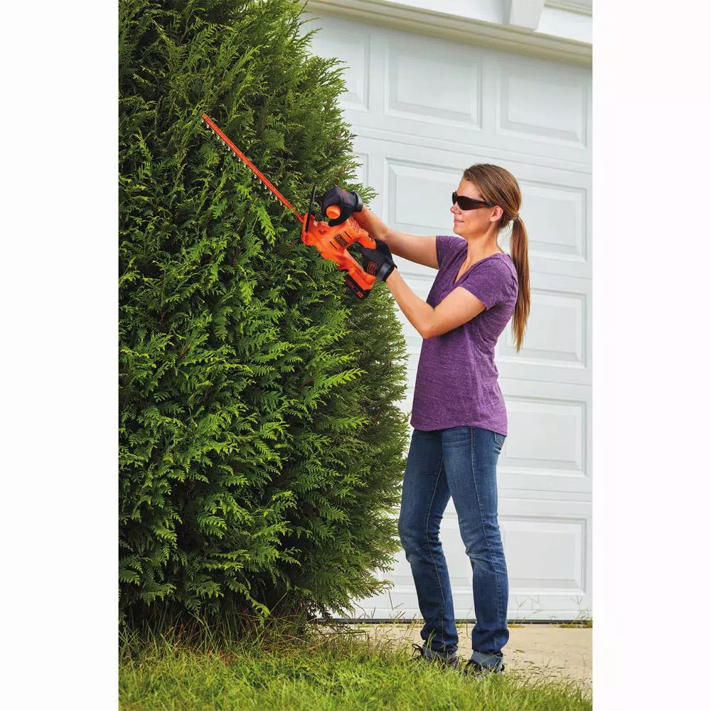 BLACK+DECKER 20V MAX 18 in. Cordless Lithium-Ion Hedge Trimmer with 1.5 Ah Battery and Charger