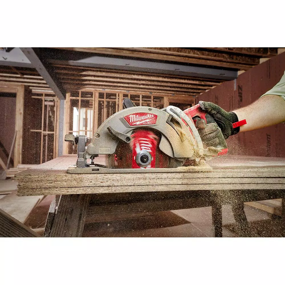 Milwaukee M18 FUEL 7-1/4 in. Rear Handle Circular Saw (Tool-Only)