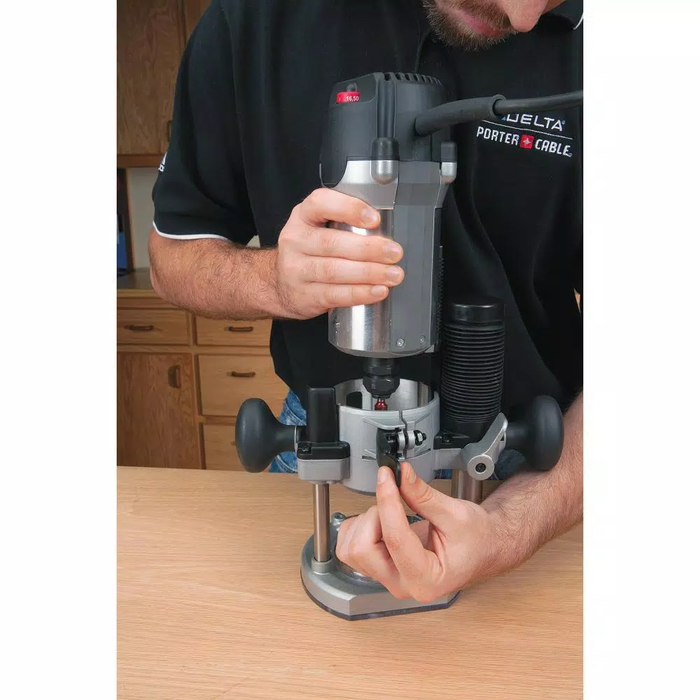 Porter-Cable 2-1/4 HP Multi-Base Router Kit with Height Adjuster