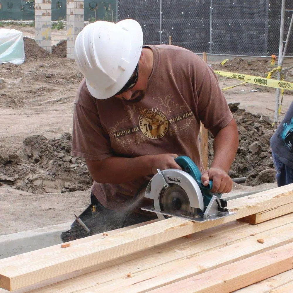 Makita 7-1/4 in. 15 Amp Corded Circular Saw with 24T Carbide Blade and LED Lights