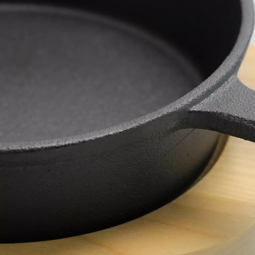 Gibson Home Campton 5.3 in. Cast Iron Mini Frying Pan with Wooden Base, Black