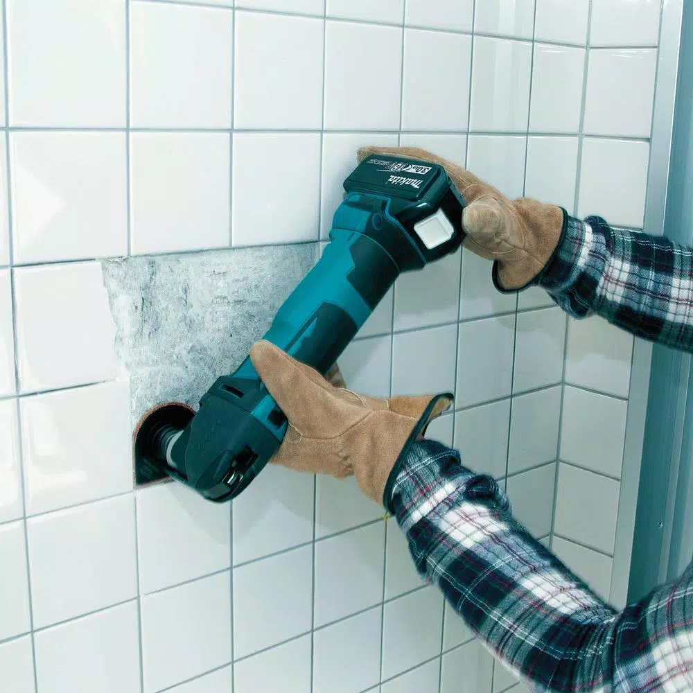 Makita 18V LXT Cordless Oscillating Multi-Tool Kit with 5.0Ah Battery and Charger