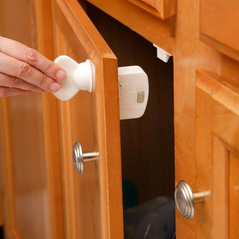 Safety 1st Complete Magnetic Locking System for Cabinets and Drawers