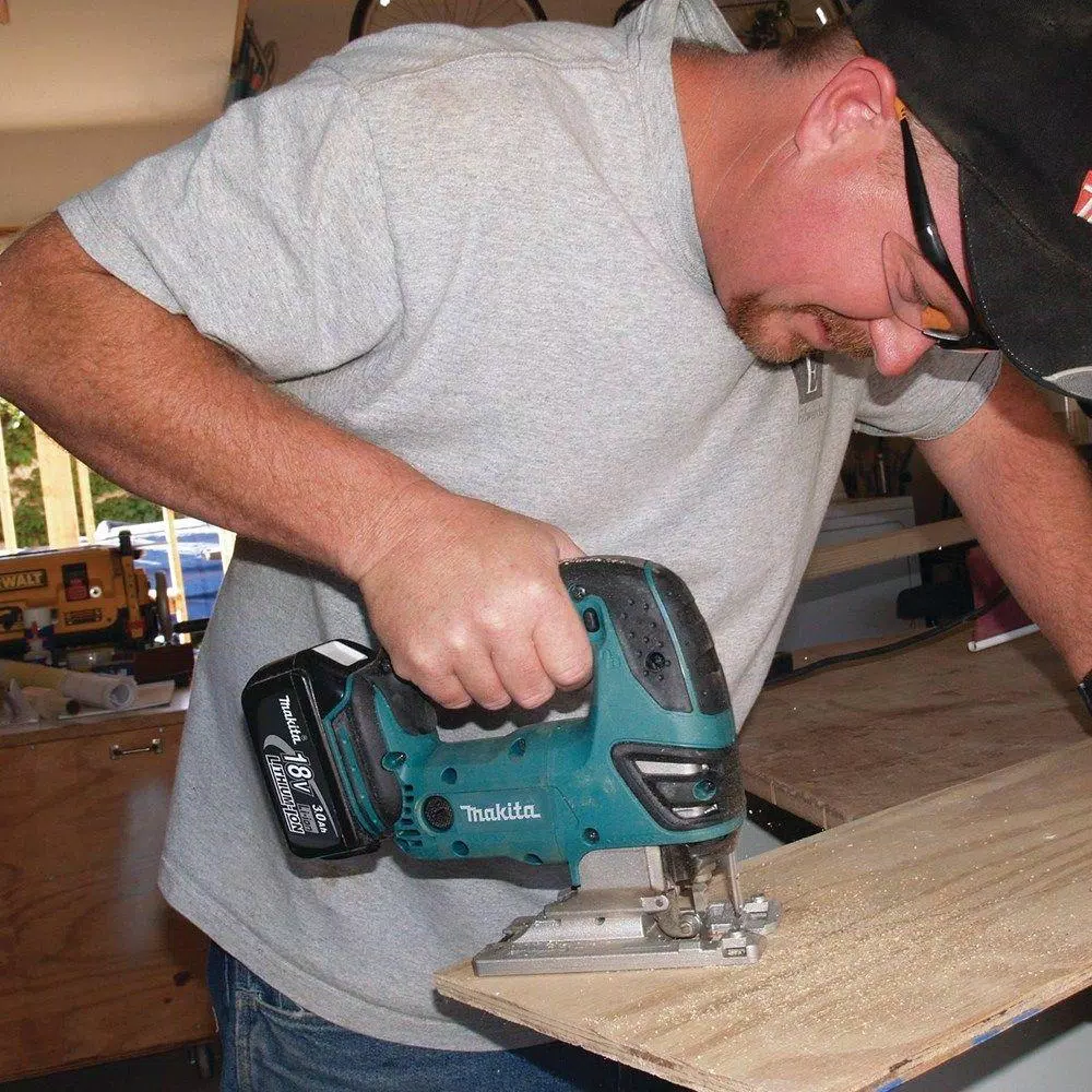 Makita 18V LXT Lithium-Ion Cordless Jig Saw (Tool Only) - XVJ03Z