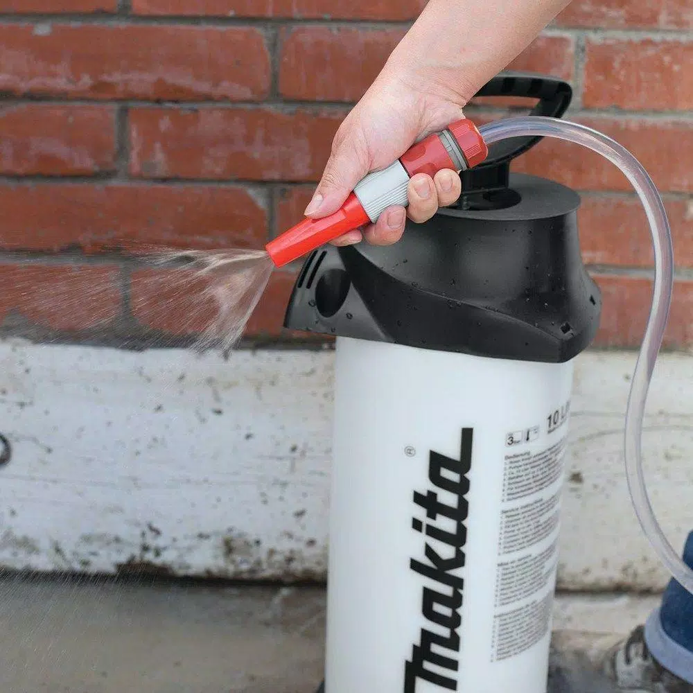 Makita 2.6 Gal. Pressurized Water Tank for Masonry Saws and Gas Power Cutters
