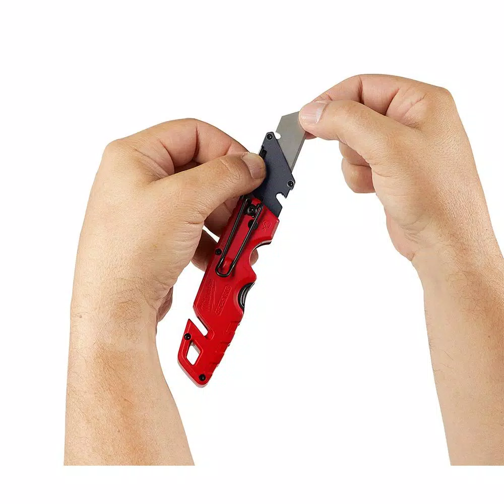 Milwaukee FASTBACK Folding Utility Knife Set with Blade Storage and 50-Pack General Purpose Blades