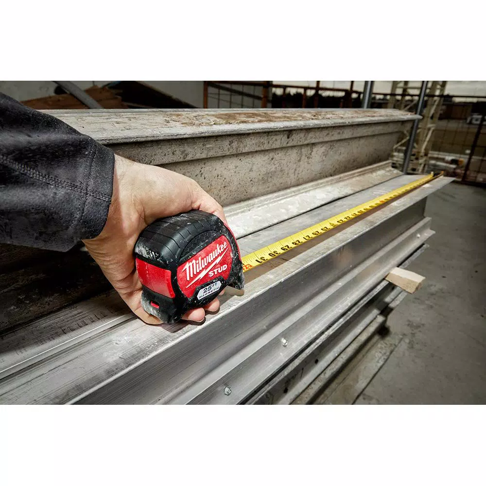 Milwaukee 25 ft. STUD Magnetic Tape Measure & FASTBACK Compact Folding Utility Knife Combo Set