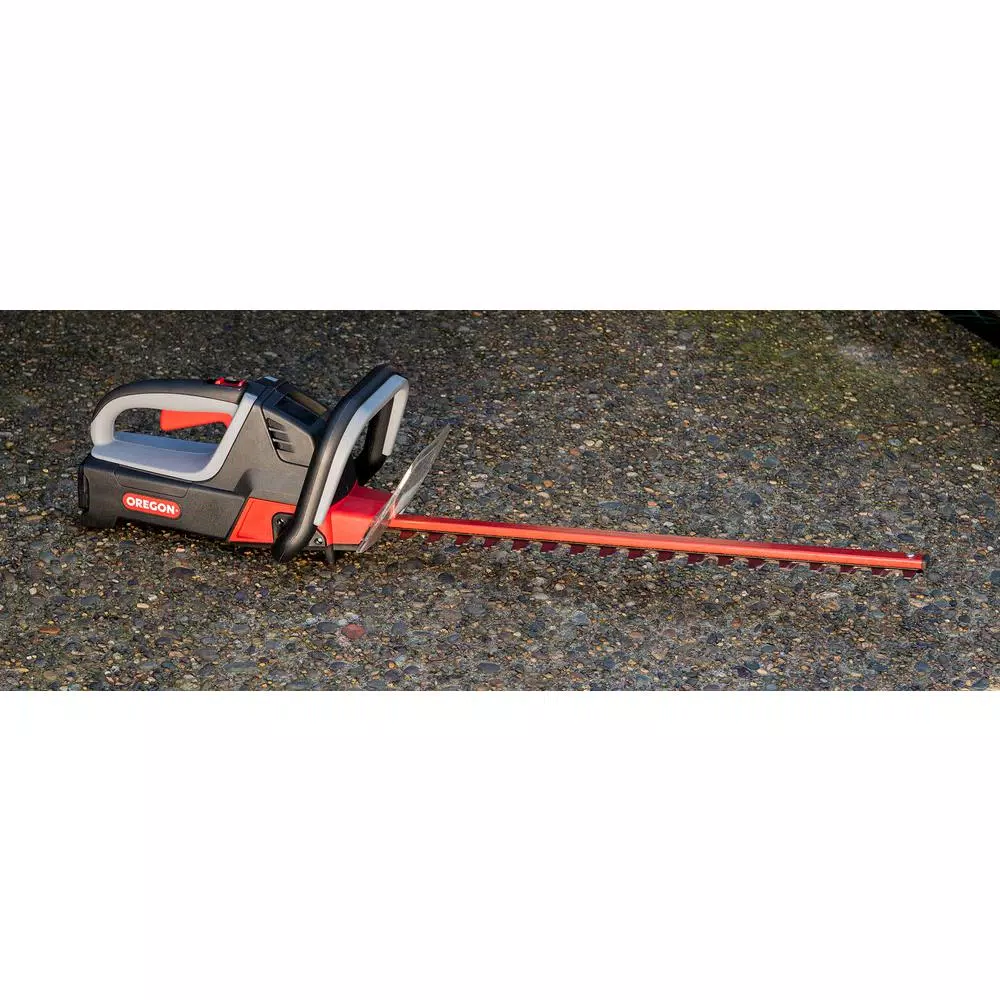 Oregon 40V Cordless Hedge Trimmer Kit with 2.6 Ah Battery and C650 Charger, 24 in. Laser-Cut Blades