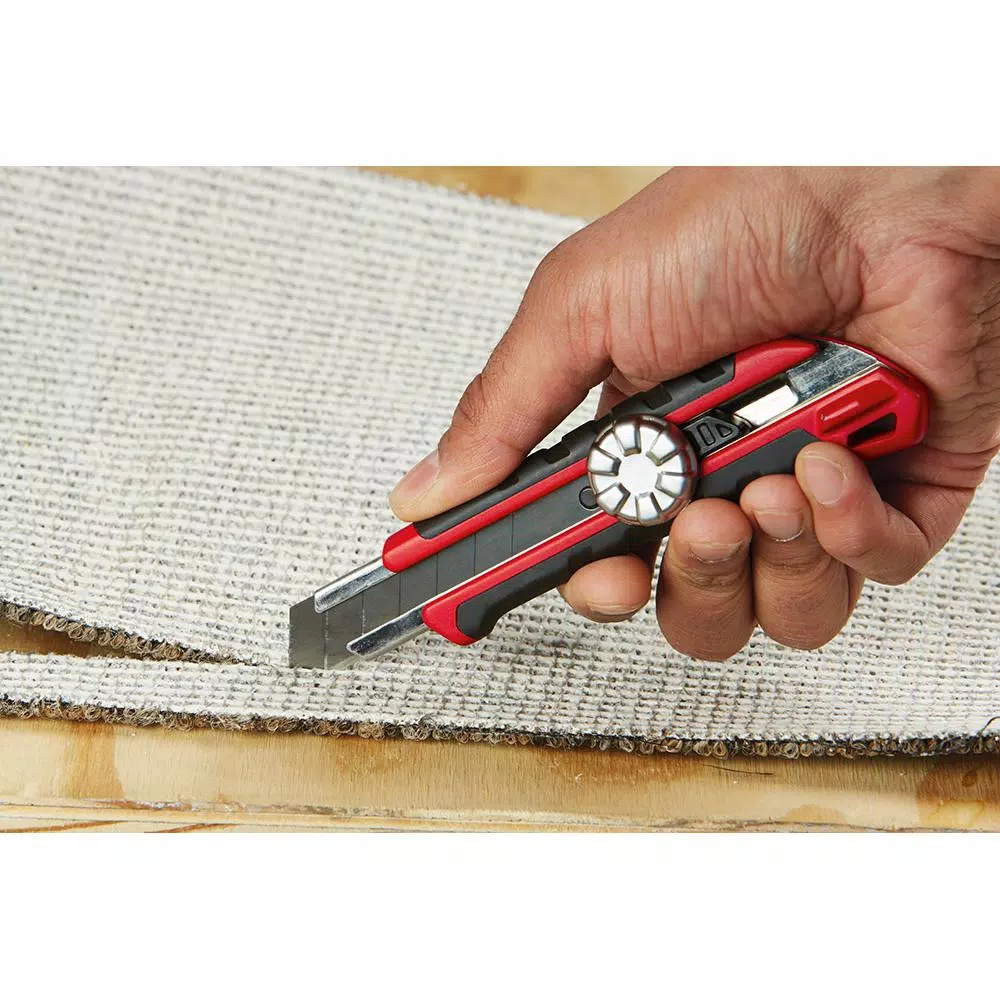 Milwaukee 18 mm Snap-Off Utility Knife with Metal Lock and Micro Carbide Blade