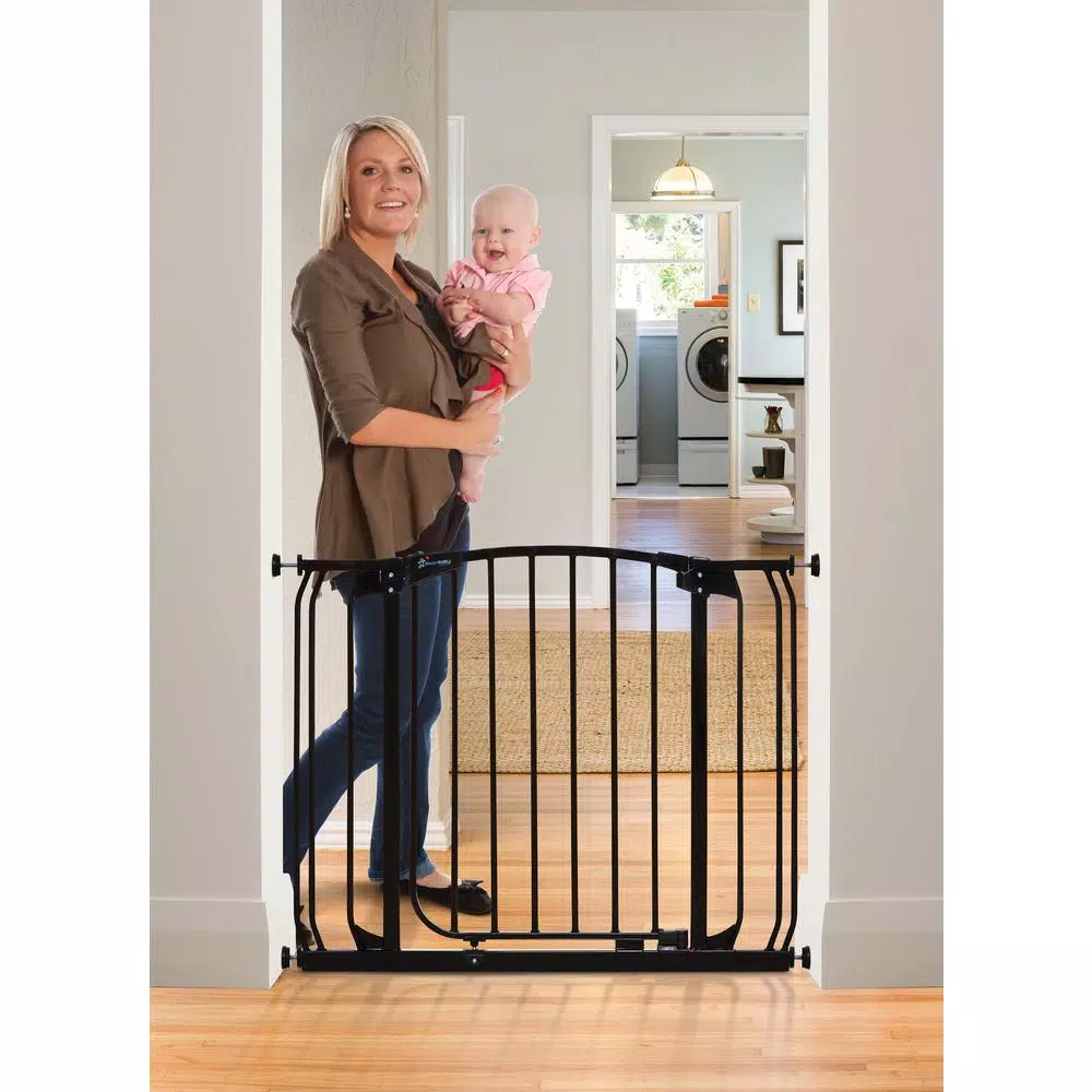 Dreambaby Chelsea Auto-Close Security Gate with Extensions, 29.5 in. H, Black