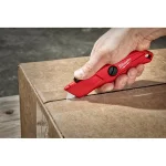 Milwaukee Self-Retracting Utility Knife with Tool-Free Blade Change and On-Board Storage thumbnail 6