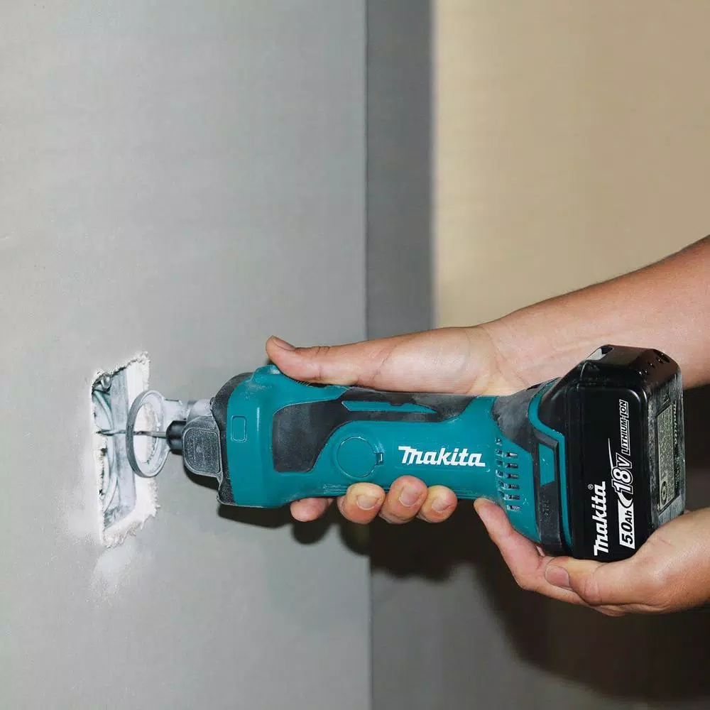 Makita 18V LXT Lithium-Ion Cordless Cut-Out Tool Kit with 5.0 Ah Battery Bonus