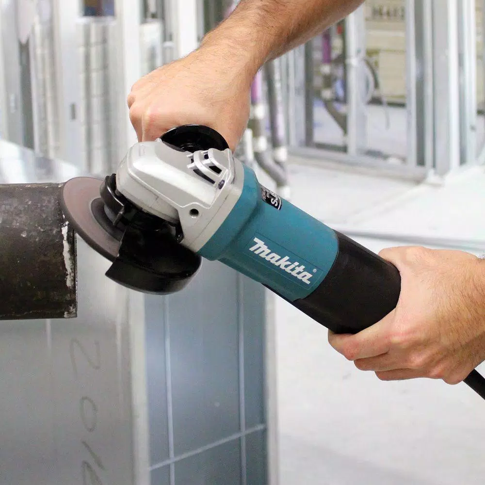 Makita 9564P 4-1/2 in. Angle Grinder, 10 Amp, 10,500 rpm