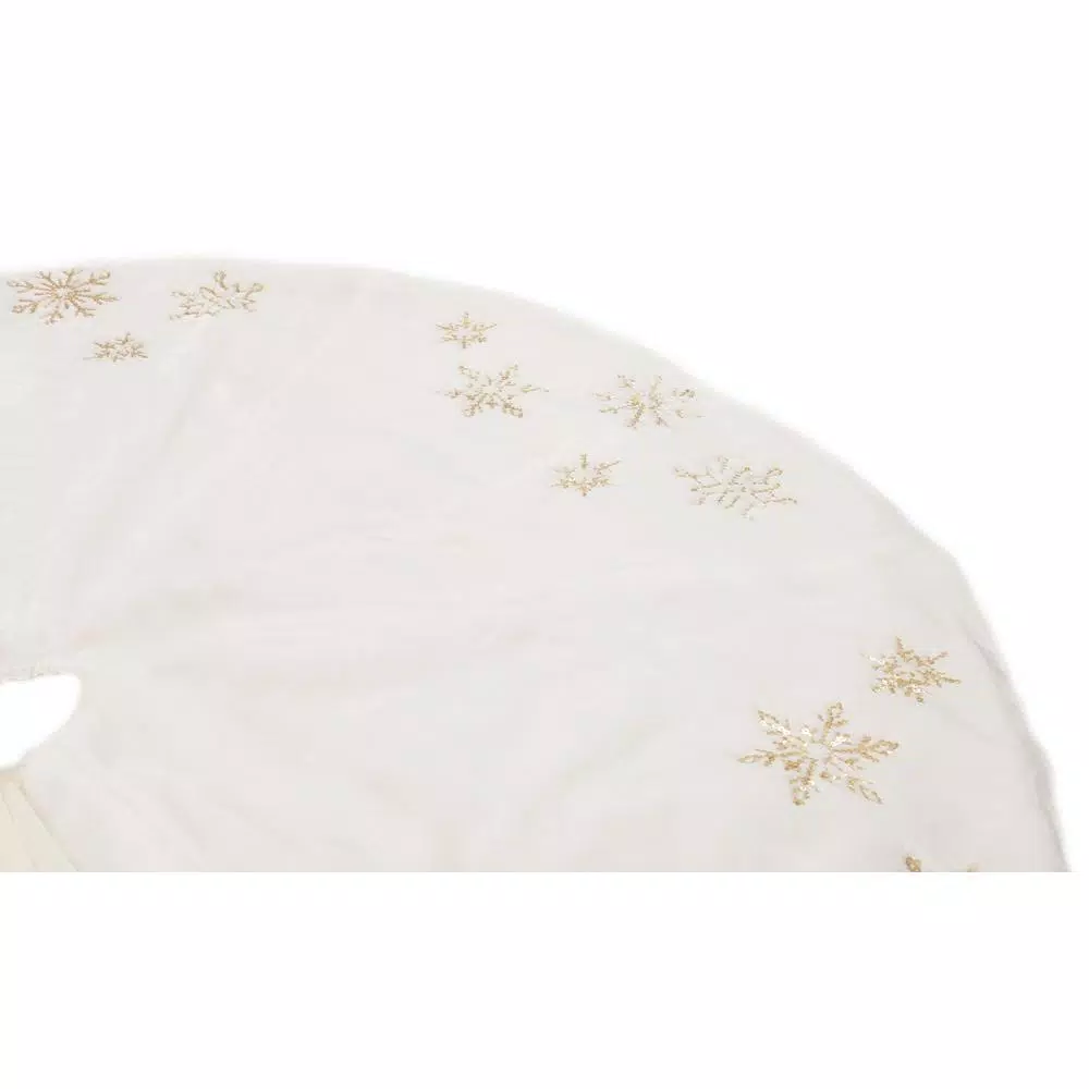 Manor Luxe 56 in. Snowflake Sequin Soft Plush Furry Round Christmas Tree Skirt - White