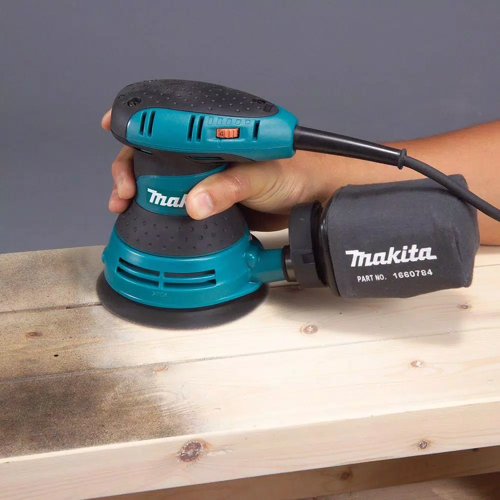 Makita BO5031K 5 in. Corded Random Orbital Sander with Variable Speed and Tool Case