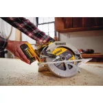DEWALT 20V MAX XR Cordless Brushless 7-1/4 in. Circular Saw Kit with (2) 5.0 Ah Batteries and Charger thumbnail 14
