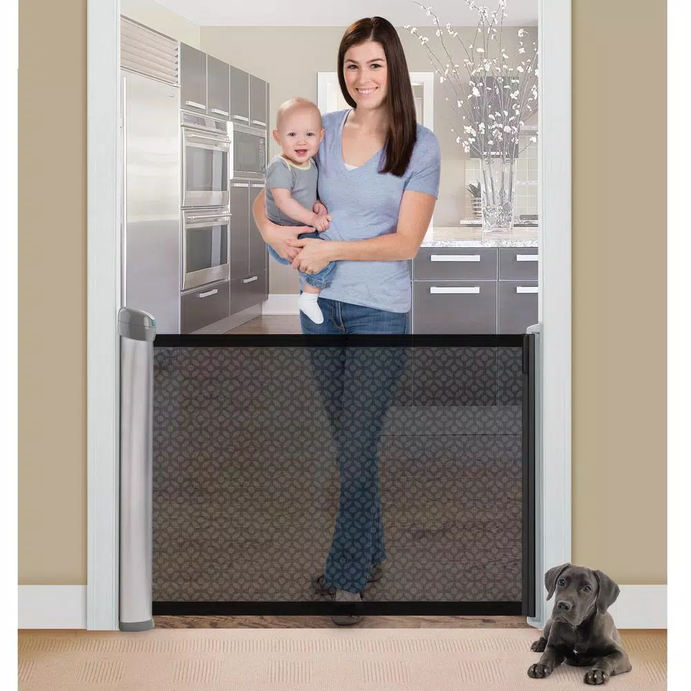 Summer Infant 30 in. Retractable Safety Gate, Hardware Mounted for Stairs and Doorways