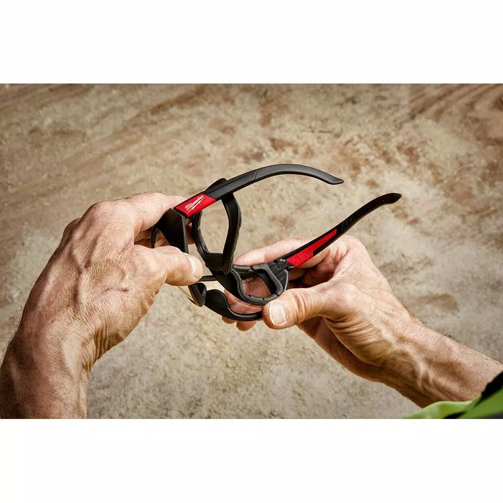 Milwaukee M18 FUEL 3-1/2 in. 30-Degree Cordless Framing Nailer Kit with Performance Safety Glasses