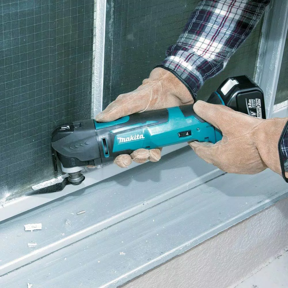 Makita 18V LXT Lithium-Ion 4.0 Ah Battery and Rapid Optimum Charger Starter Pack with Bonus Multi-Tool