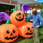 ALEKO's 6 ft. Pre-Lit Winged Jack-O-Lantern Trio Halloween Inflatable Decor thumbnail 5