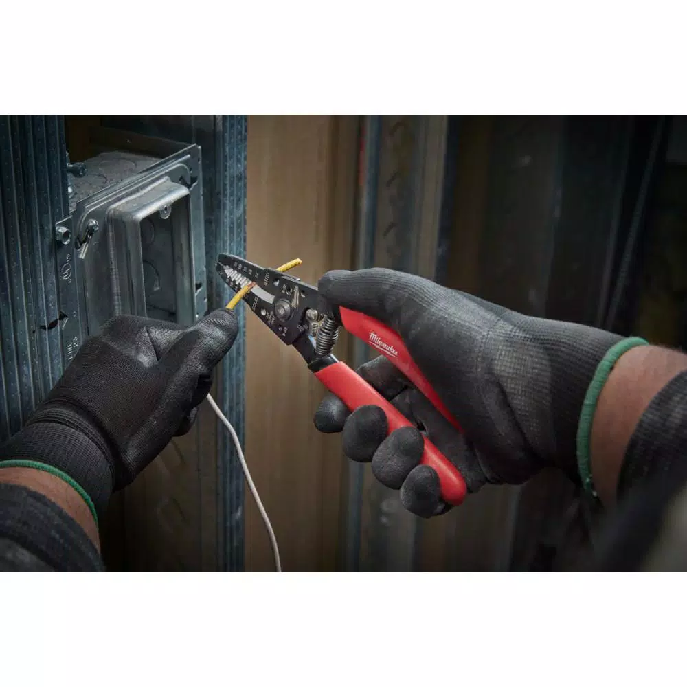 Milwaukee 2-Piece Electrician Tool Set: 6-in-1 Combination Pliers & Wire Strippers