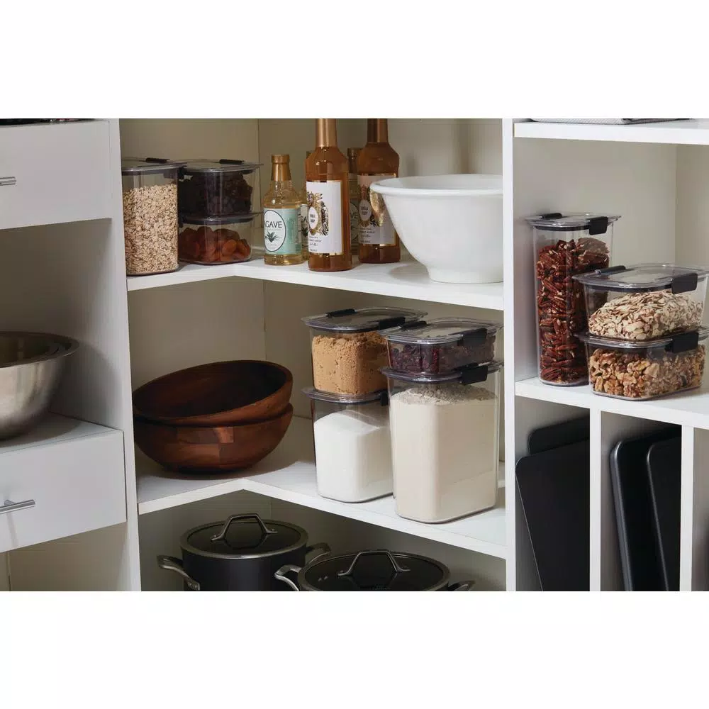 Rubbermaid Brilliance 4-Piece Food Storage Container Set, BPA-Free Plastic, Leak-Proof