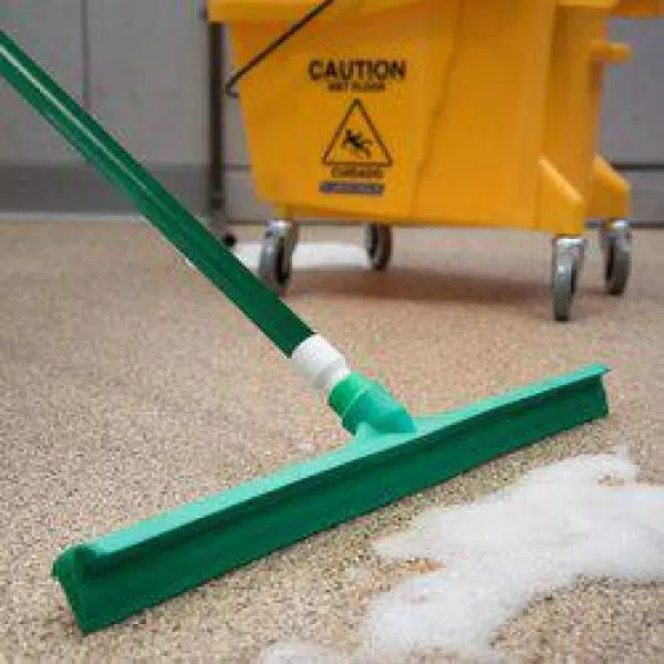 Carlisle Sparta 24 in. Rubber Single-Blade Floor Squeegee with 60 in. Fiberglass Handle