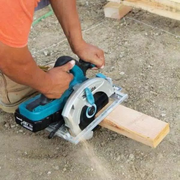 Makita 18V X2 LXT Lithium-Ion (36V) 7-1/4 in. Cordless Circular Saw, Tool Only