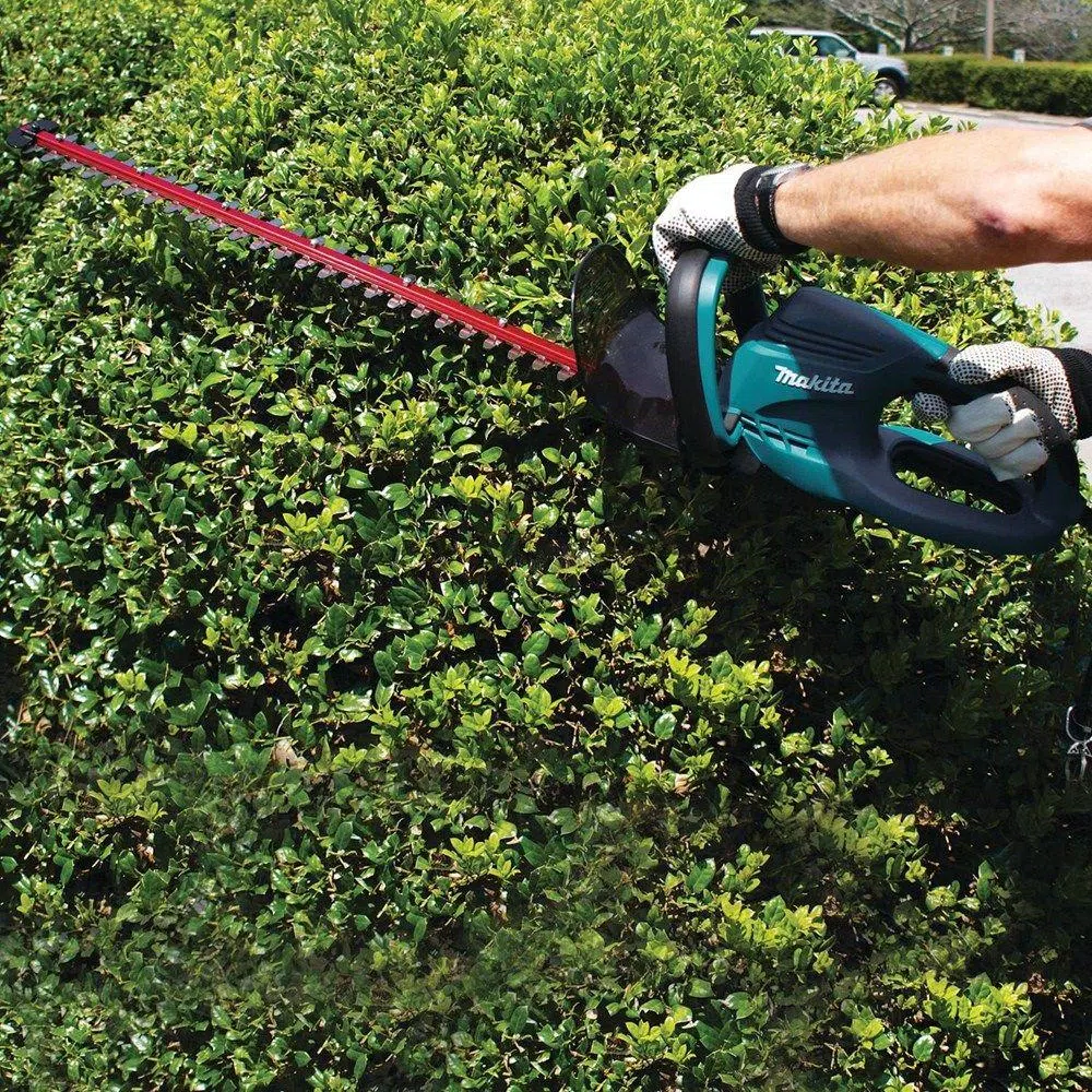 Makita 25 in. Corded Electric Hedge Trimmer, 4.8 Amp, UH6570