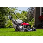 Honda 21 in. Self-Propelled Gas Walk Behind Lawn Mower with Electric Start thumbnail 9